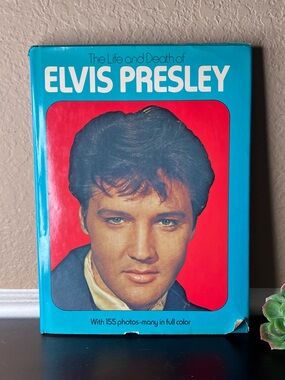 Vintage 1977 Elvis Presley Photo Book Hardcover Biography With Dust Jacket